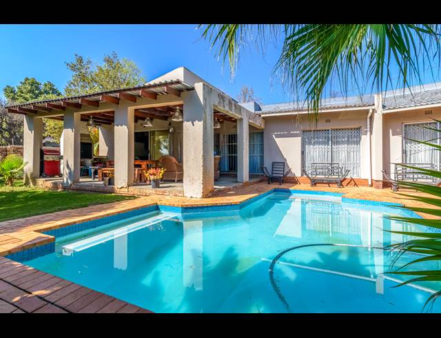 4 BEDROOM HOUSE FOR SALE IN RANDPARK RIDGE